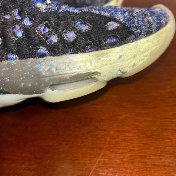 Nike Lebron XVII Constellations high tops size 4 youth - Picture 7 of 10